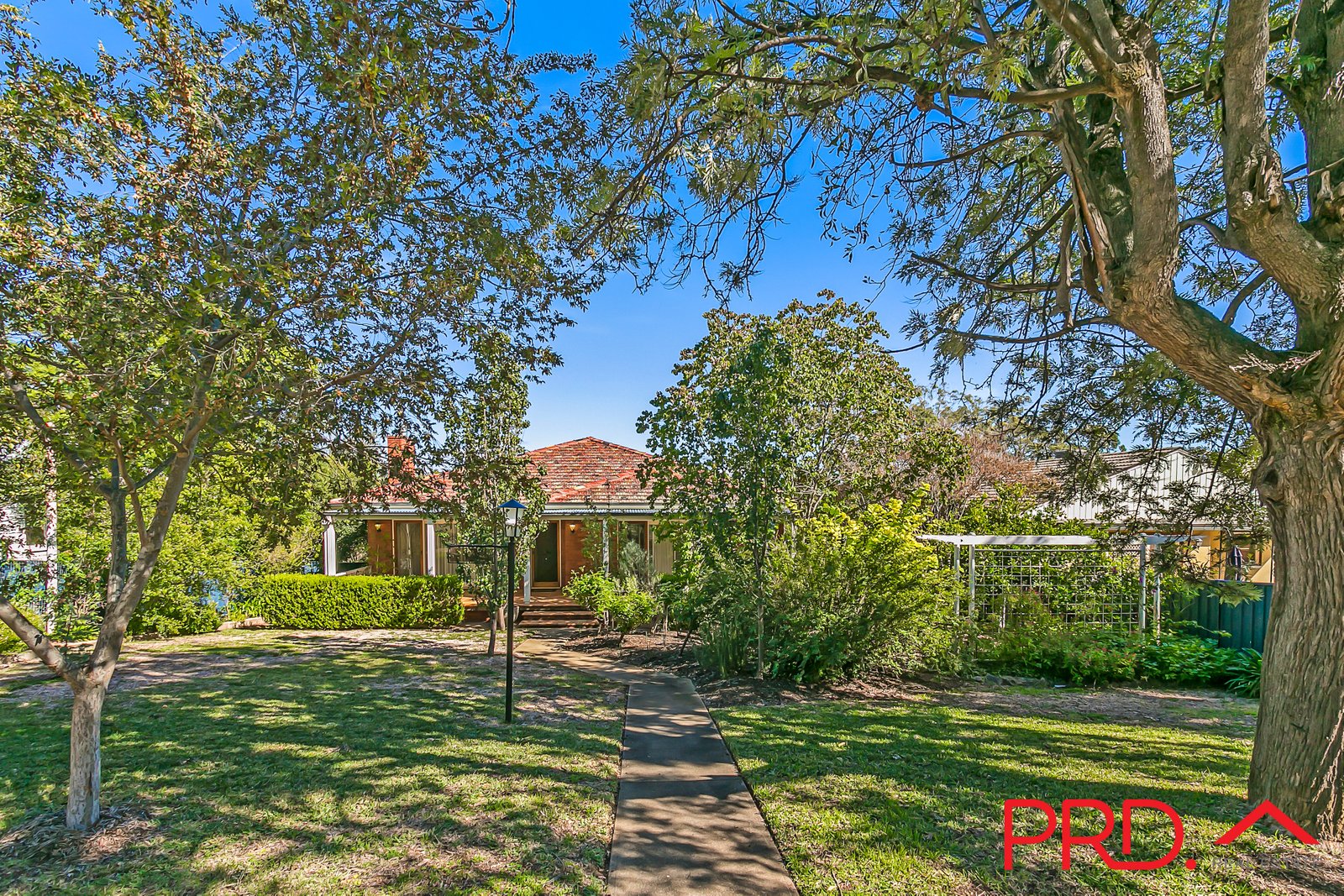 13 Golf Street TAMWORTH 5