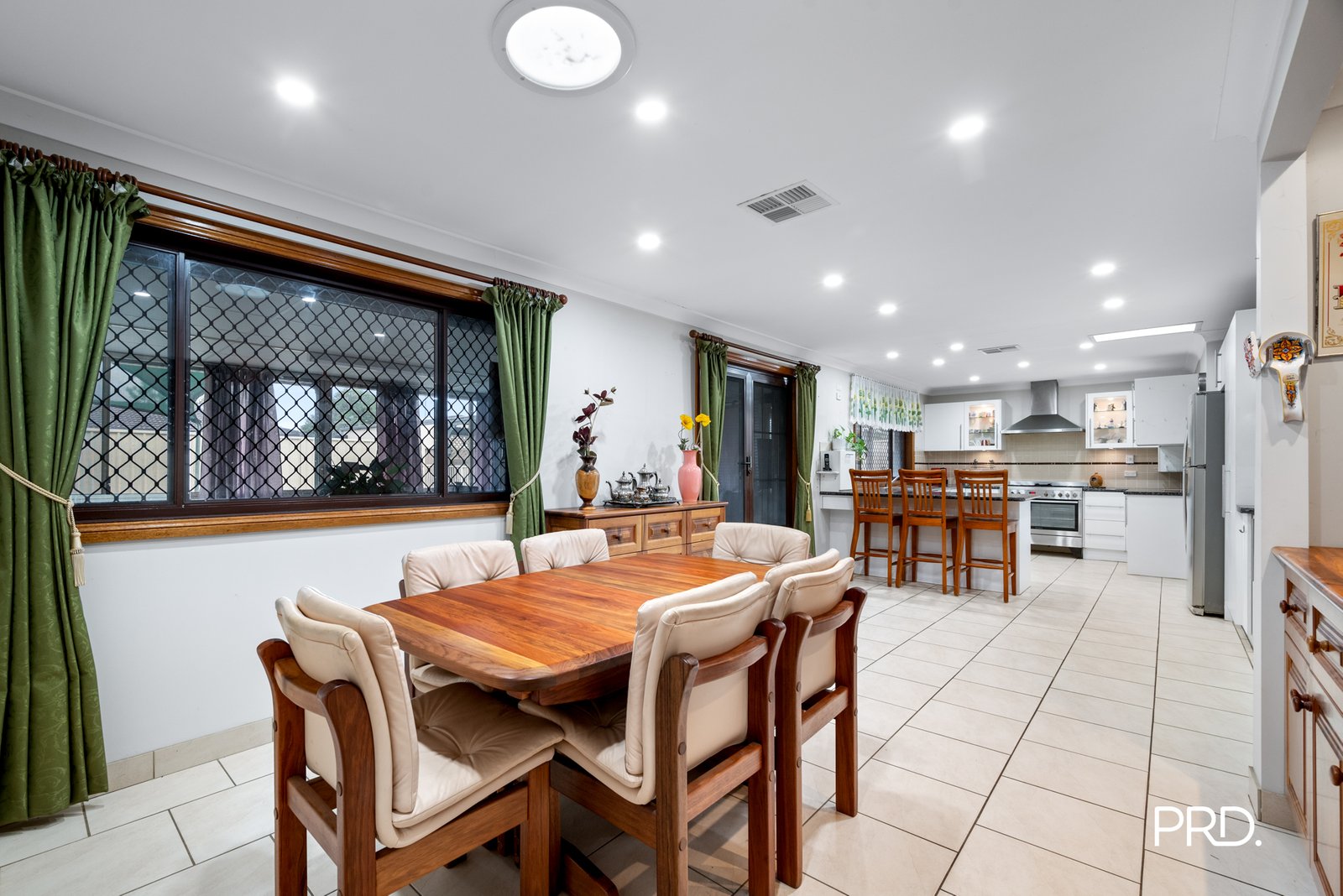 13 Grange Crescent CAMBRIDGE GARDENS 4