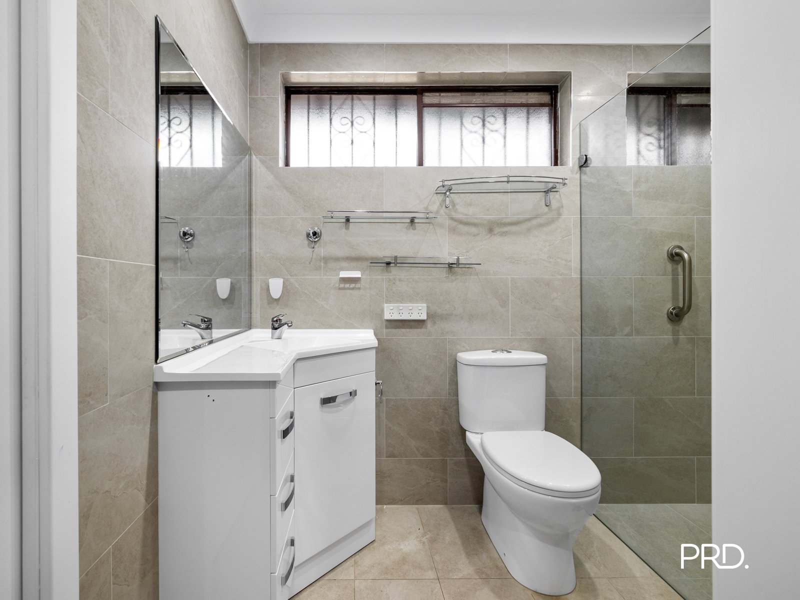 13 Grange Crescent CAMBRIDGE GARDENS 8