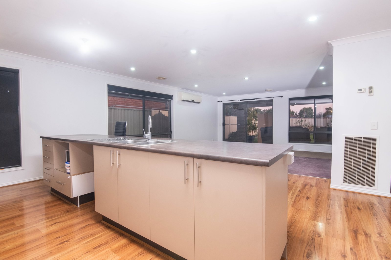 13 Greybox Way KIALLA 4