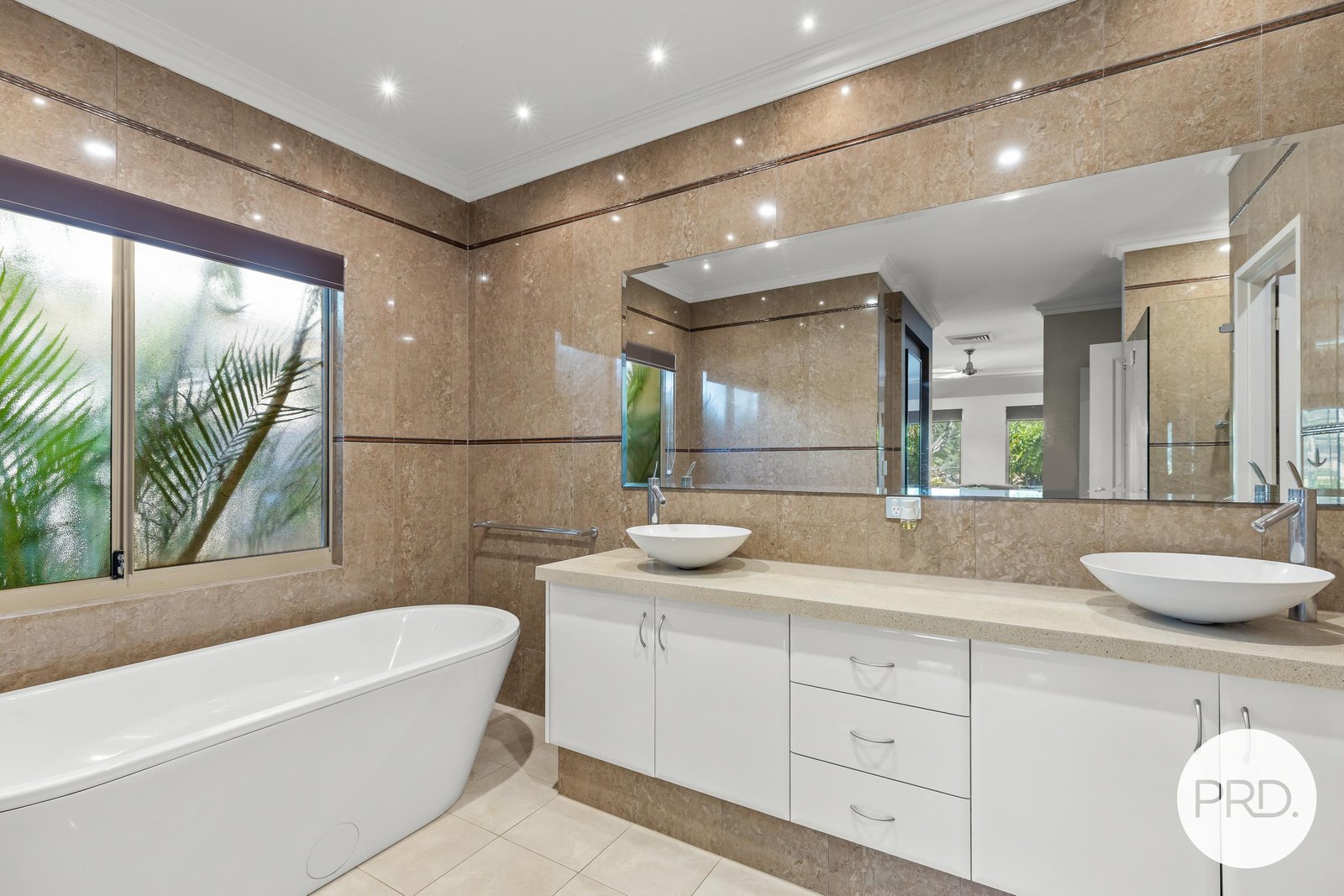 13 Gunian Boulevard CABLE BEACH 25