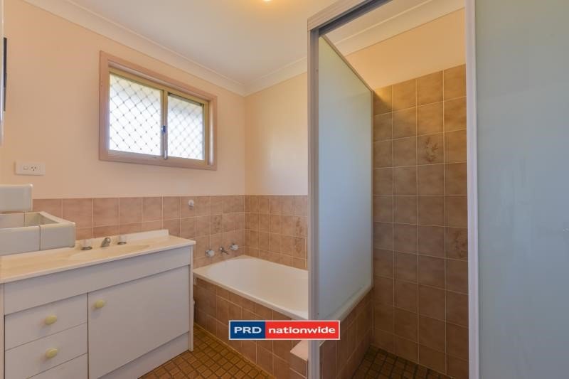 13 Hamilton Court TAMWORTH 5