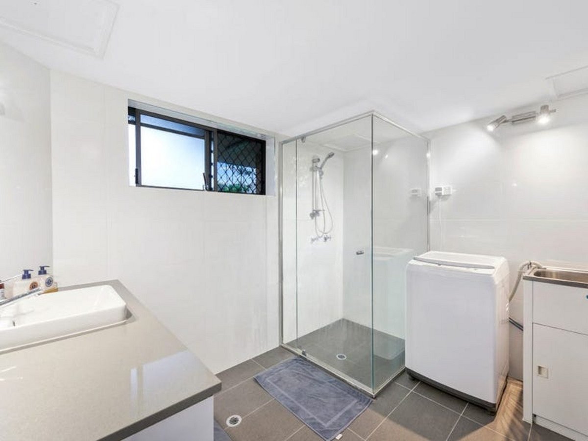 1/3 Hayle Street BURLEIGH HEADS 8