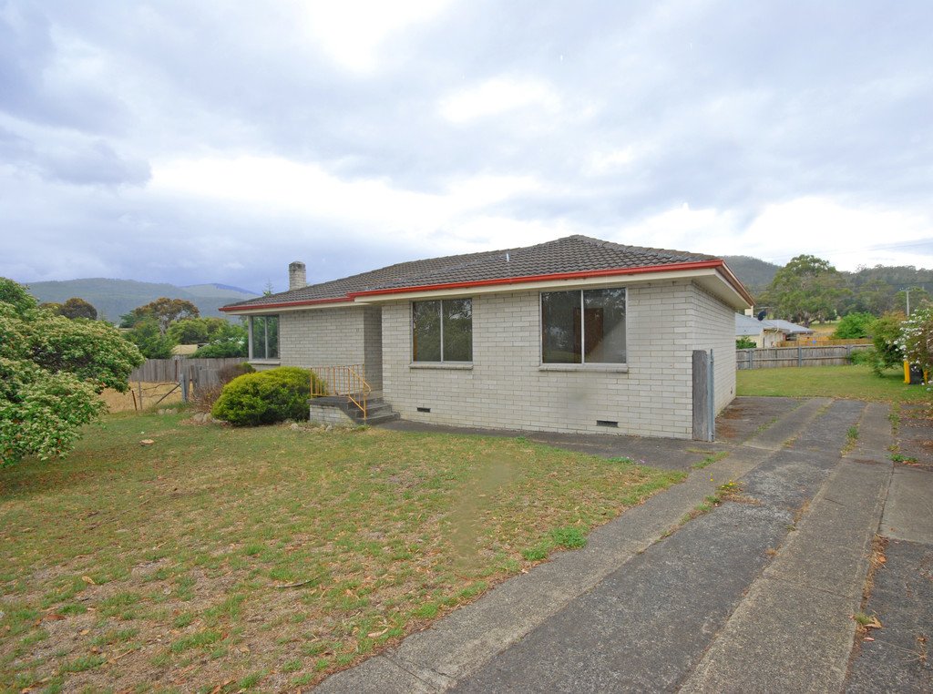 13 Henry Crescent NEW NORFOLK 1