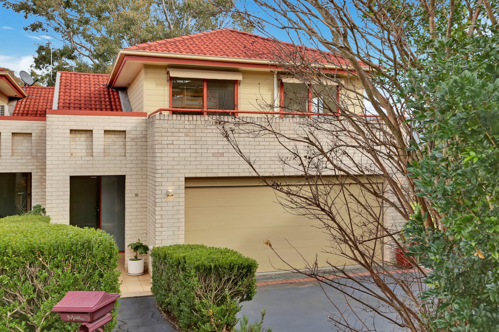 13 Hermitage Place DAPTO 1