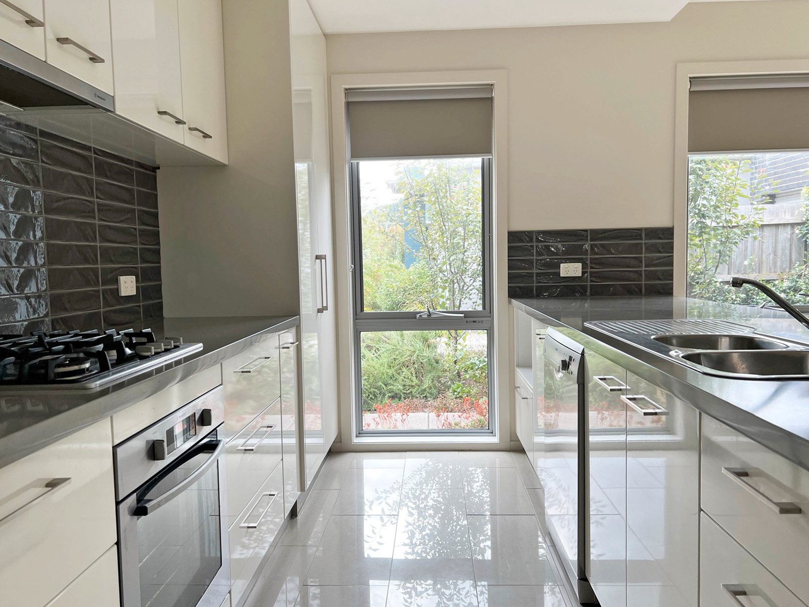 Real Estate and Property in 1/3 Heron Street, Woodend, VIC