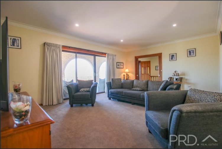 13 Highland Avenue TUMUT 1