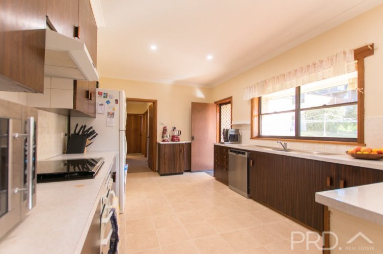 13 Highland Avenue TUMUT 3
