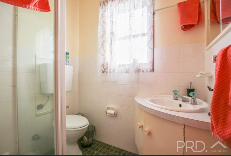 13 Highland Avenue TUMUT 7
