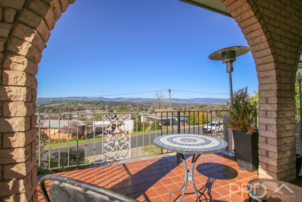 13 Highland Avenue TUMUT 2