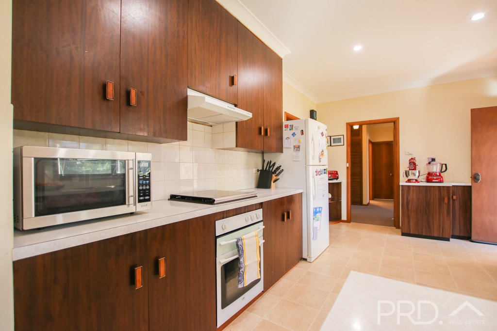 13 Highland Avenue TUMUT 4