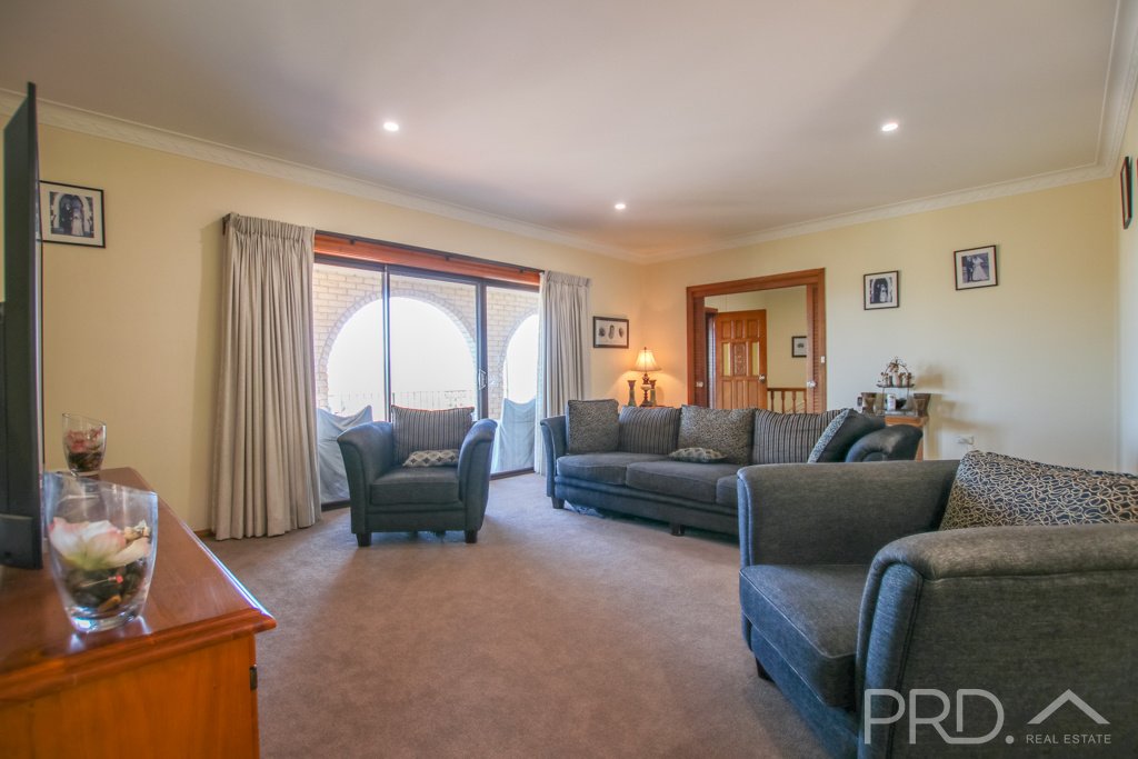 13 Highland Avenue TUMUT 7