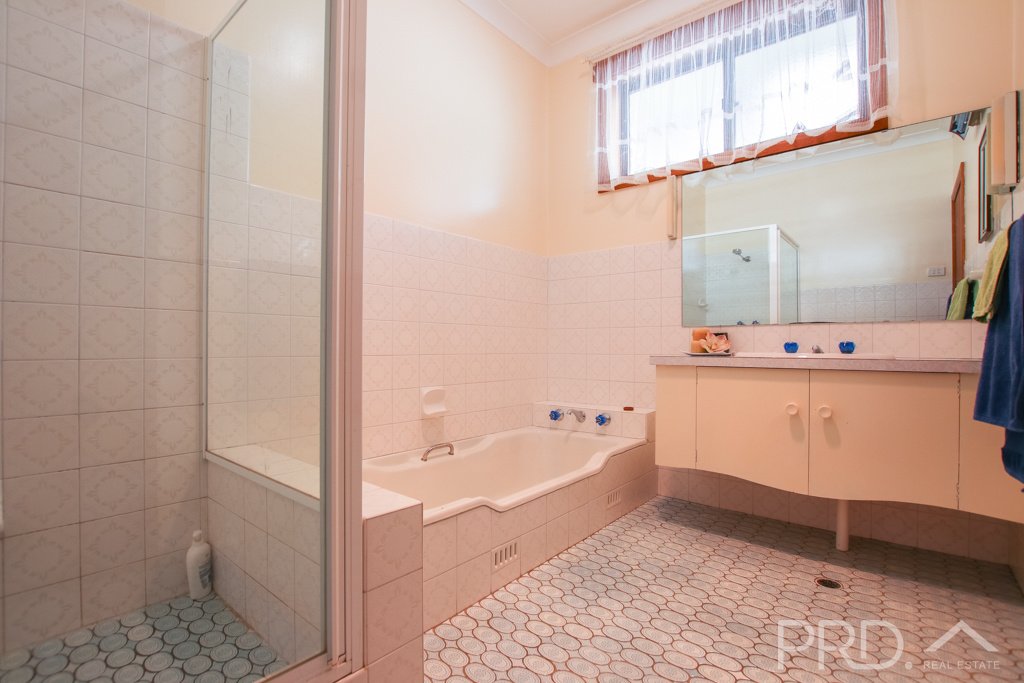 13 Highland Avenue TUMUT 15