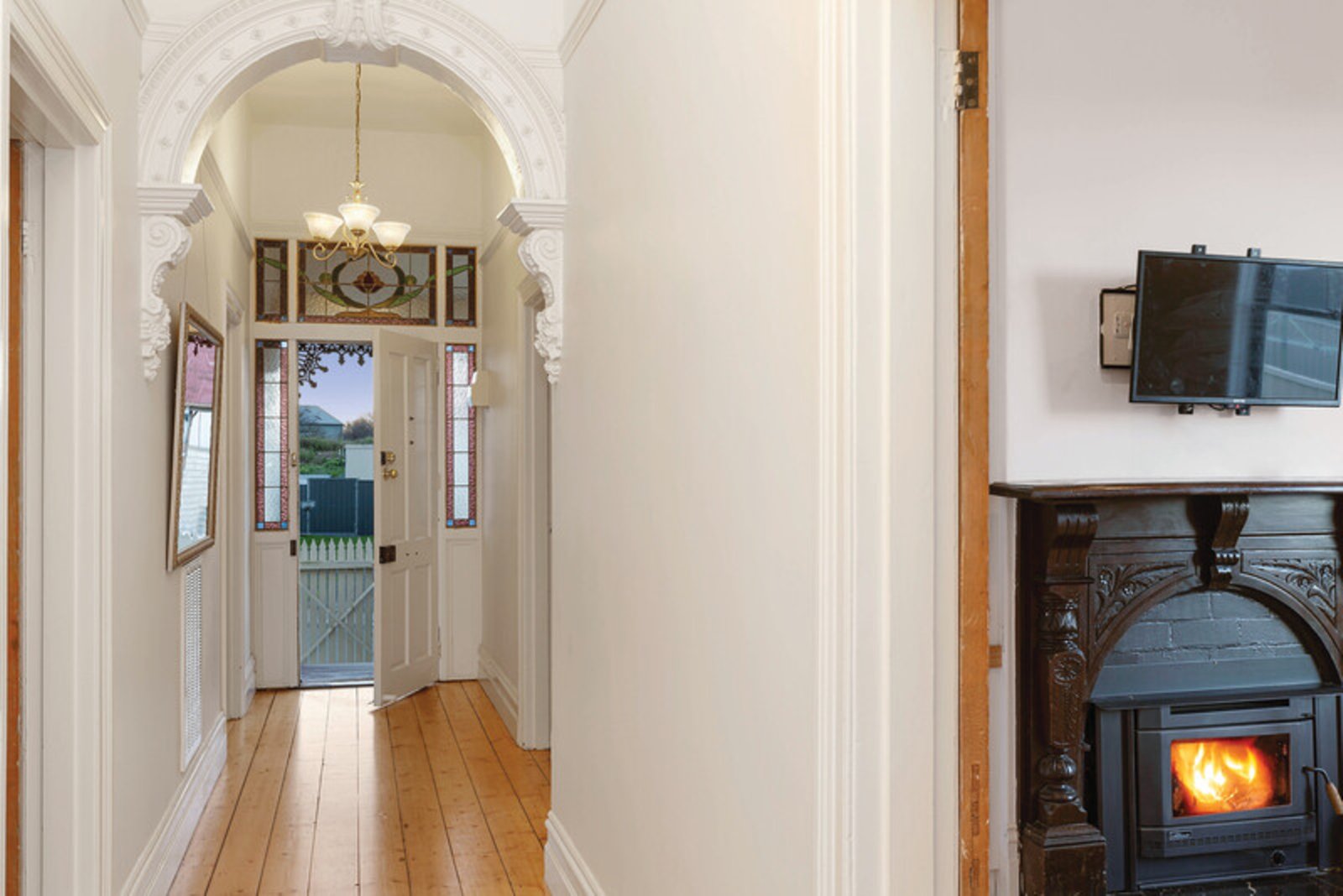 Gallery: 13 Holmes Street