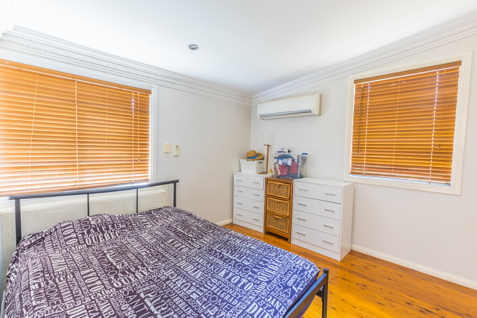 13 Holroyd Street TAMWORTH 12