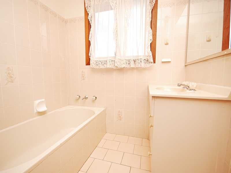 13 Horseshoe Road CARTWRIGHTS HILL 6