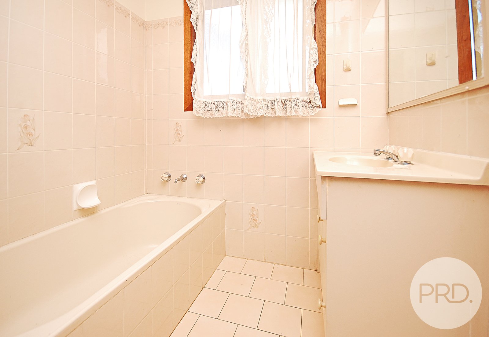 13 Horseshoe Road CARTWRIGHTS HILL 3