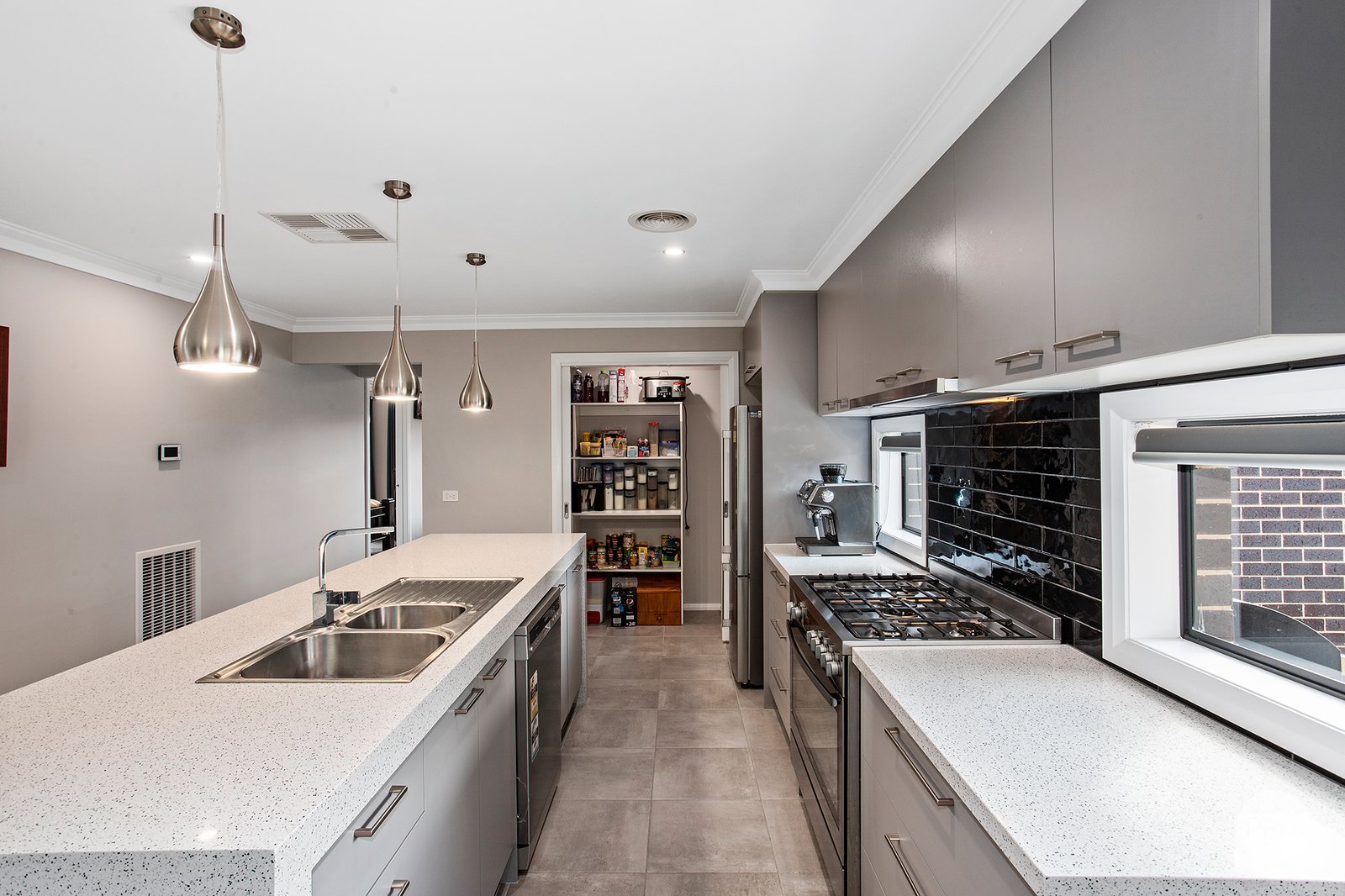 13 Hyatt Road HUNTLY 5
