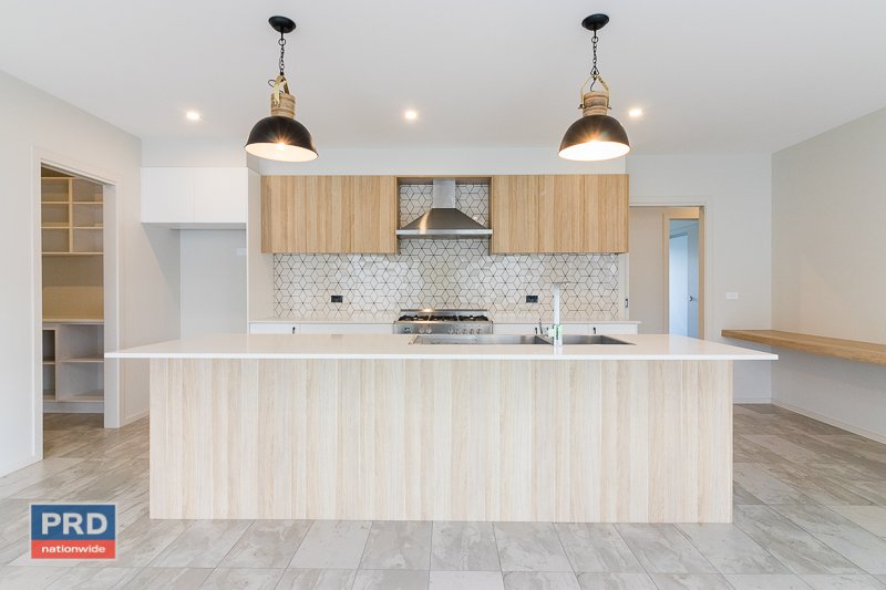 13 Hyland Drive BUNGENDORE 11