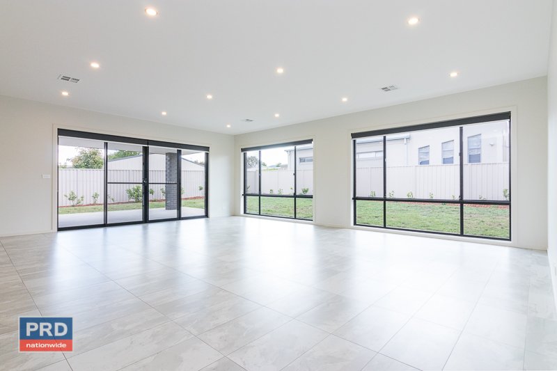 13 Hyland Drive BUNGENDORE 12