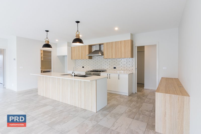 13 Hyland Drive BUNGENDORE 15