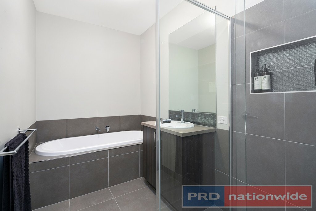 13 Illana Street BROWN HILL 14