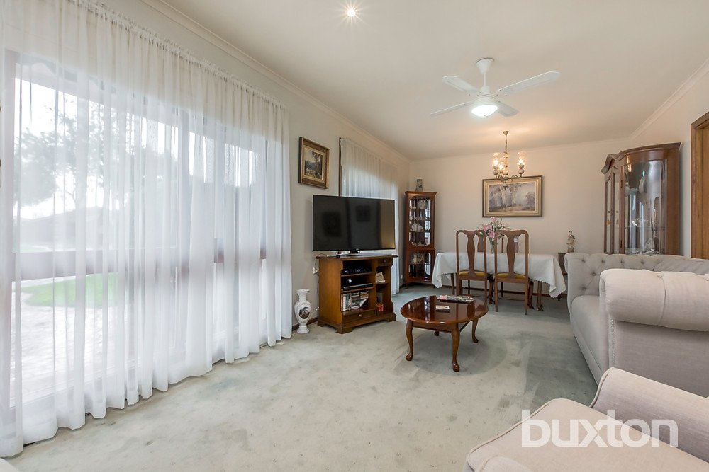 Gallery: 1/3 Inala Court