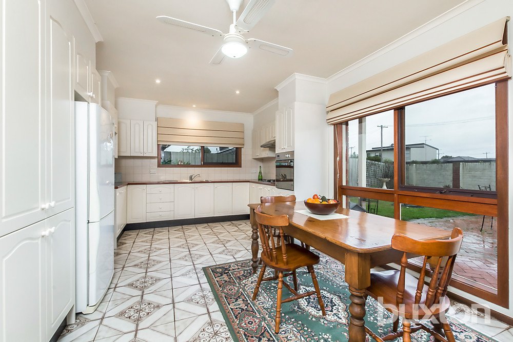 Gallery: 1/3 Inala Court
