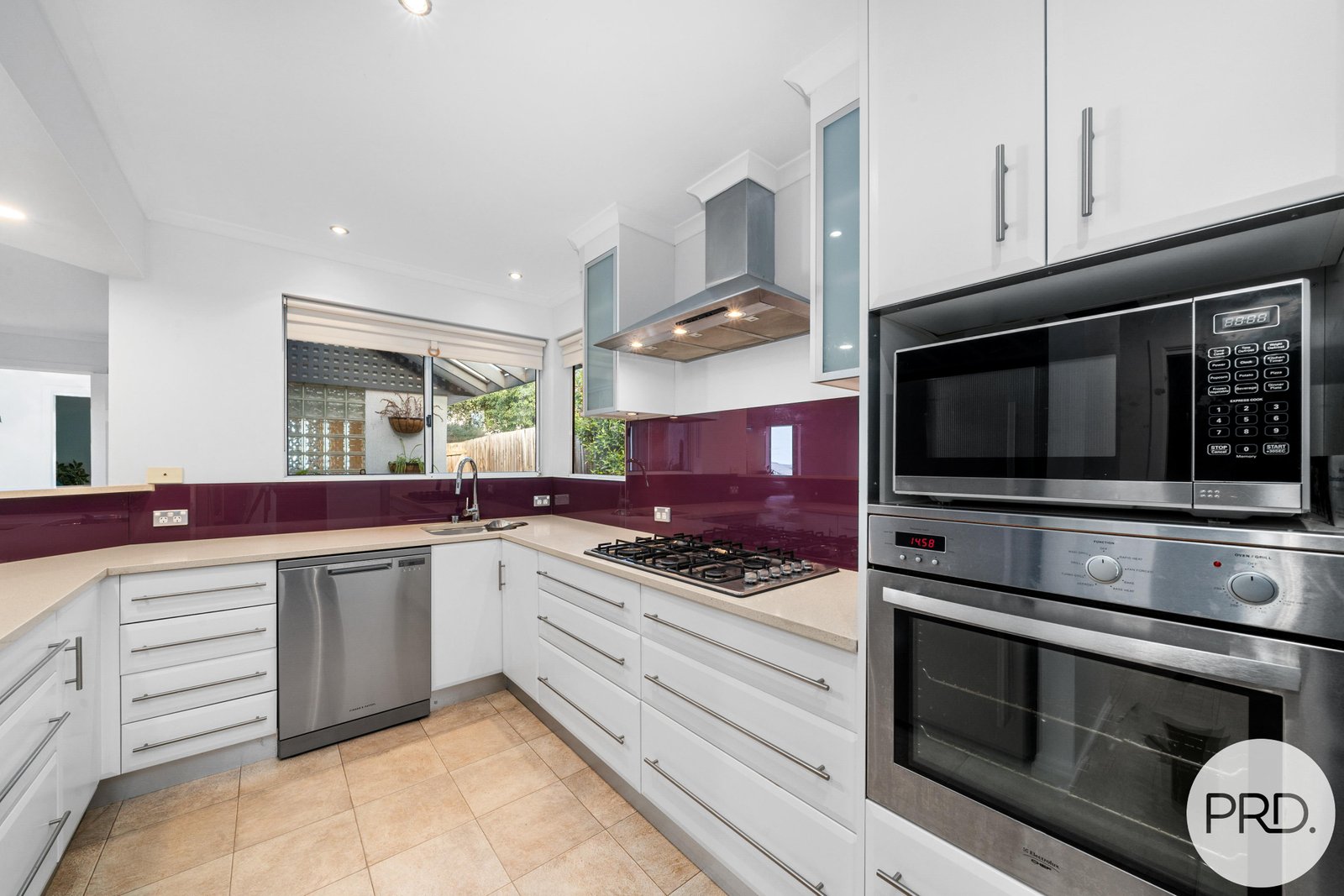 1/3 Jade Court BLACKMANS BAY 2