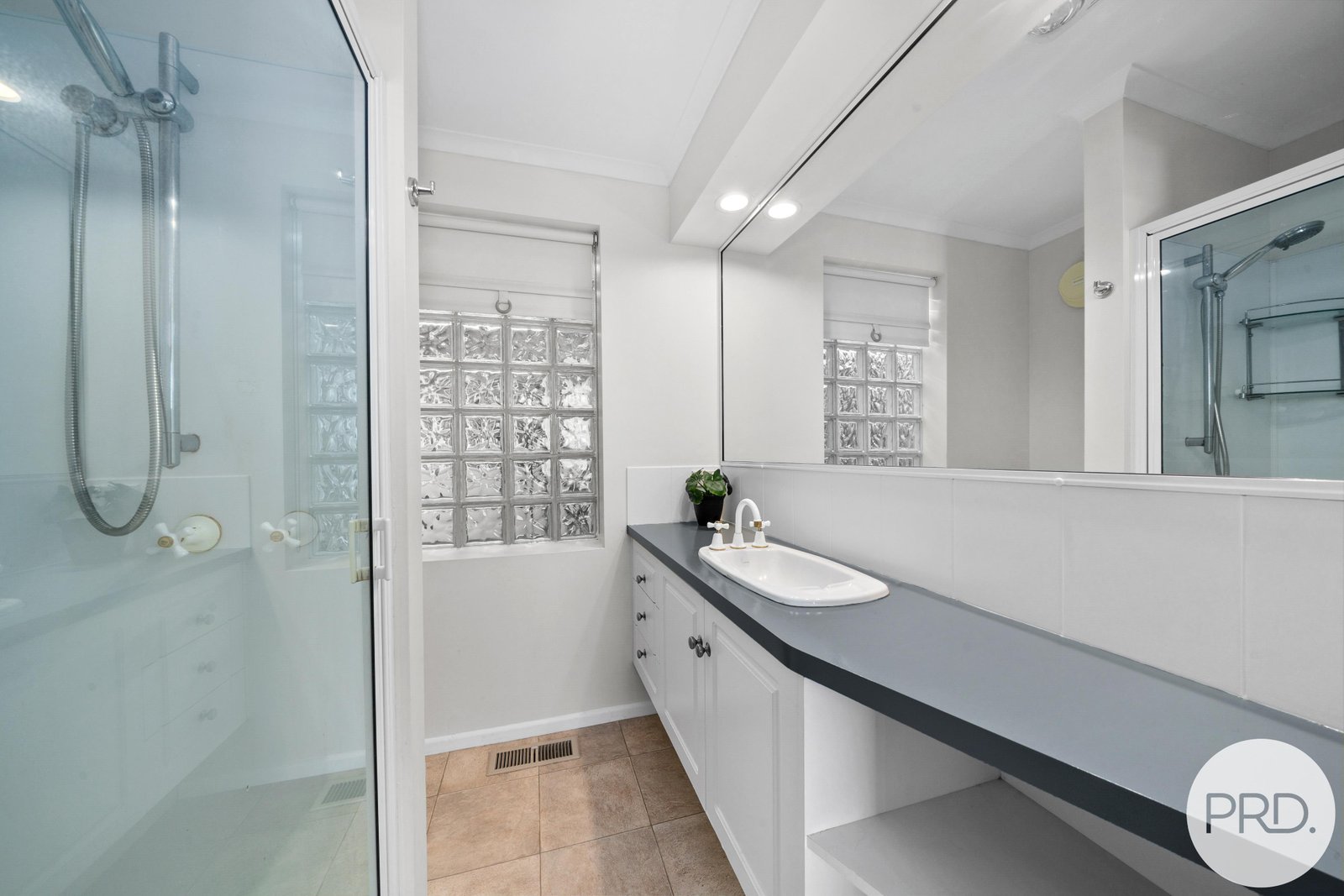 1/3 Jade Court BLACKMANS BAY 10