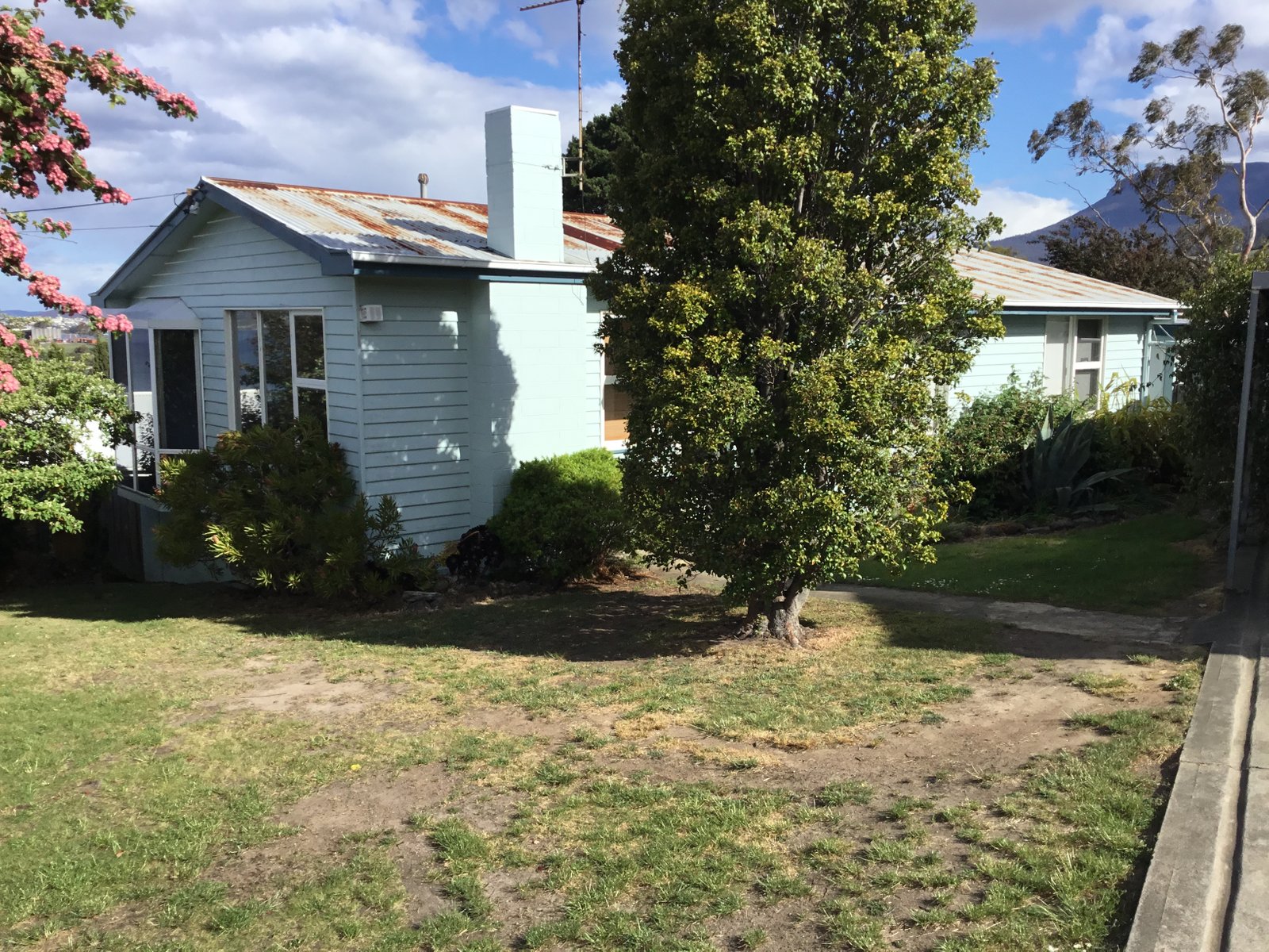 13 Jimbirn Street BERRIEDALE 1