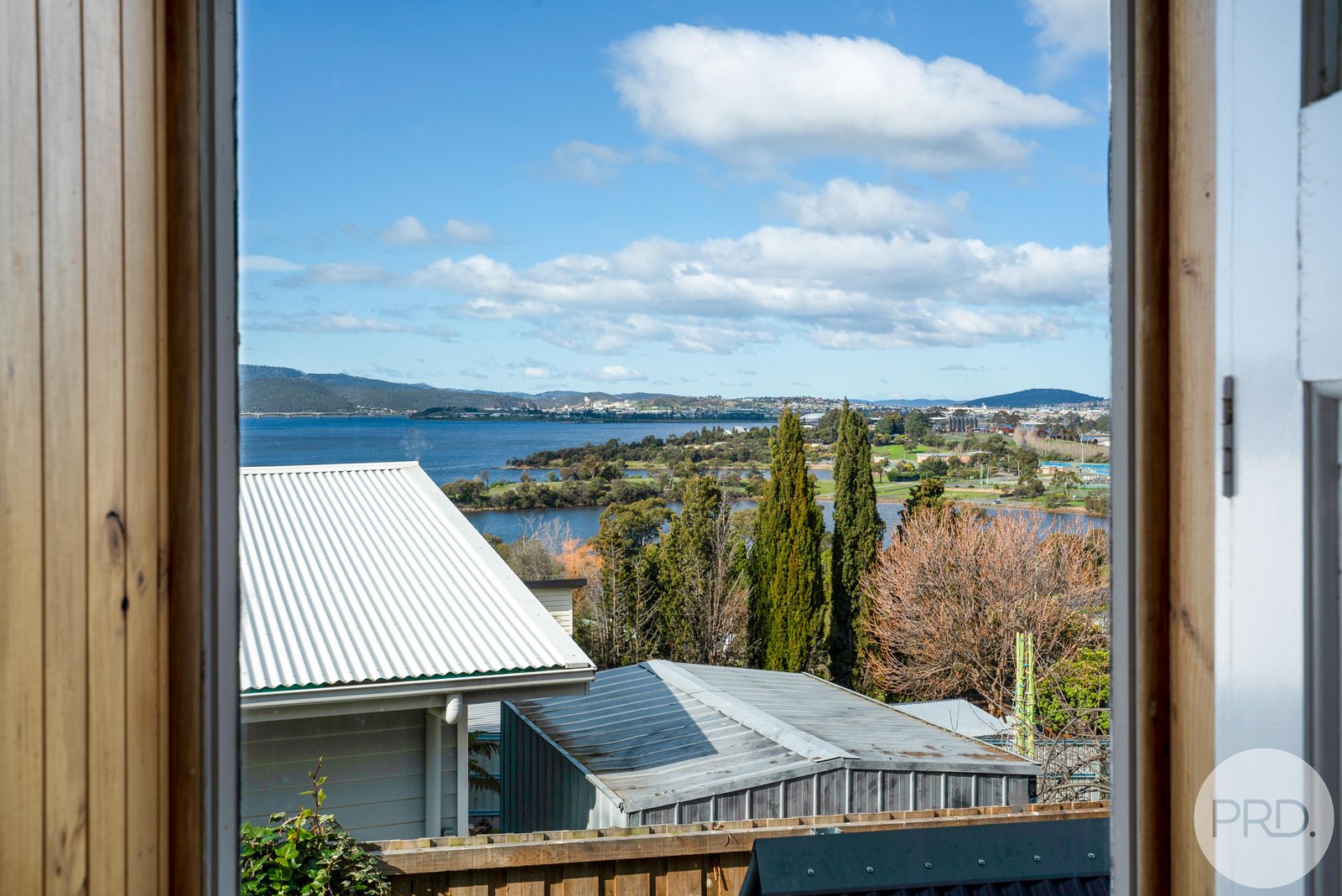 13 Jimbirn Street BERRIEDALE 12