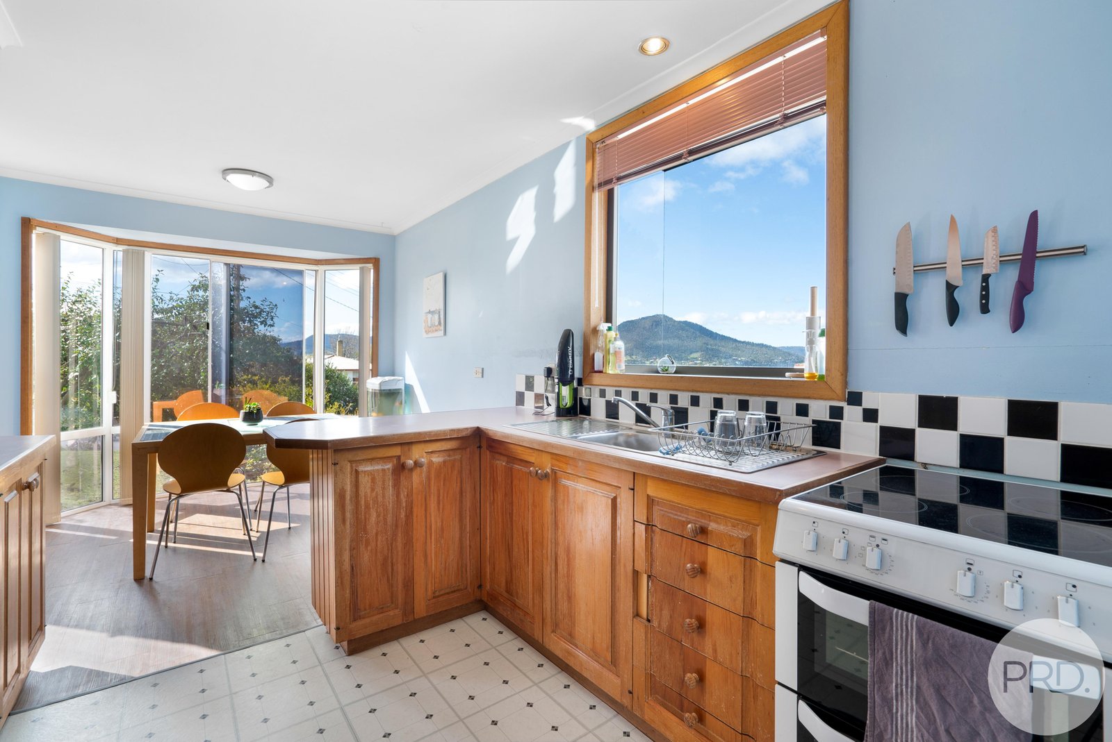 13 Jimbirn Street BERRIEDALE 14