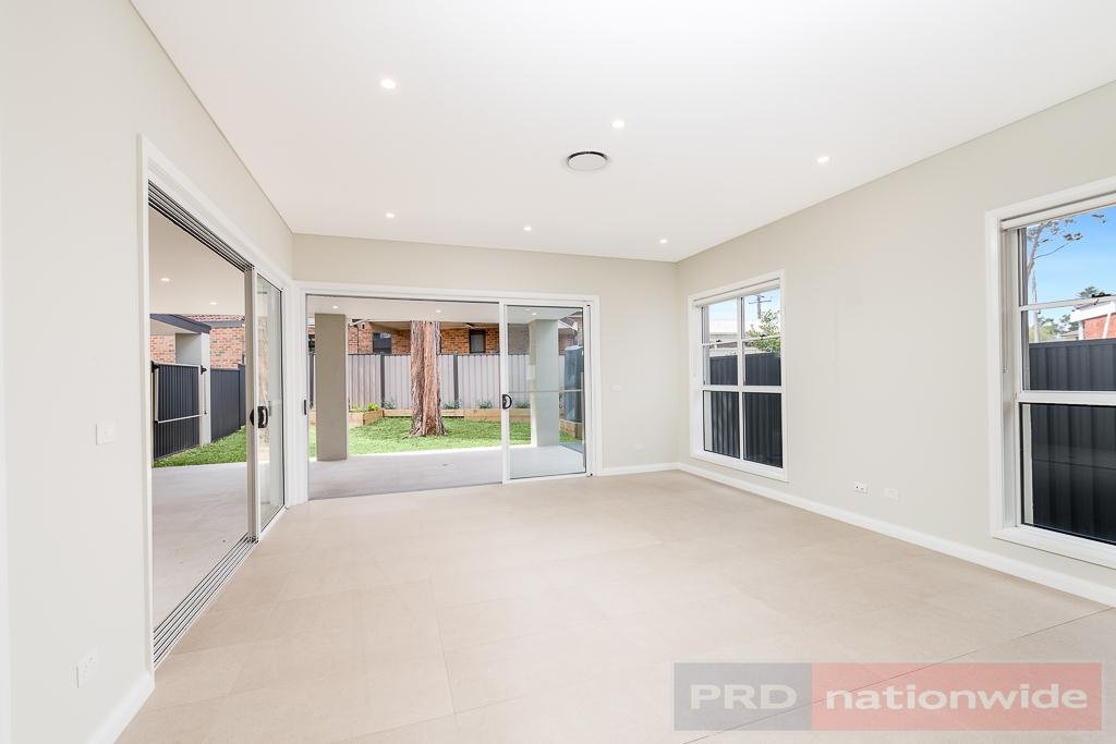 13 Kathleen Parade PICNIC POINT 8