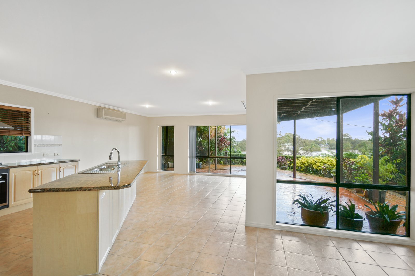 13 Kennedy Drive TWEED HEADS 2