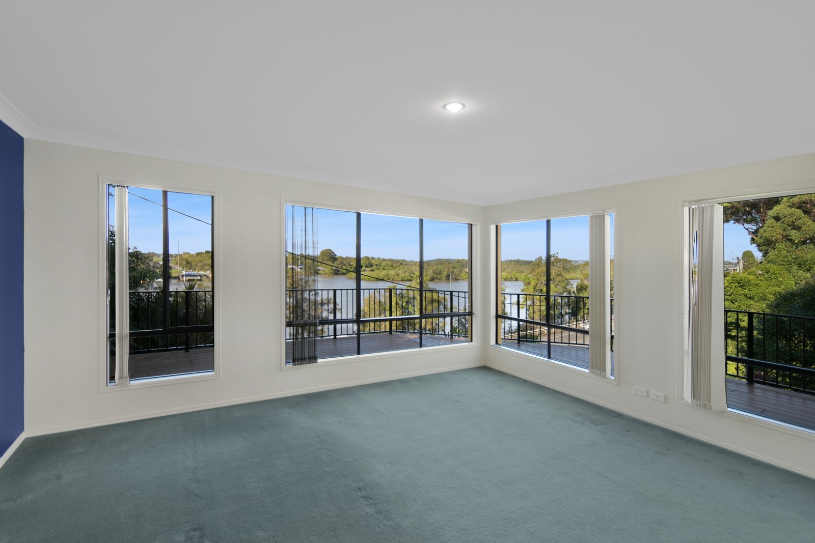 13 Kennedy Drive TWEED HEADS 4