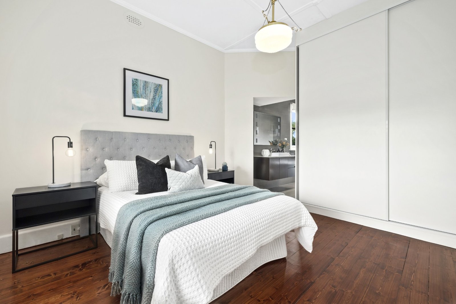 Gallery: 1/3 Knight Street