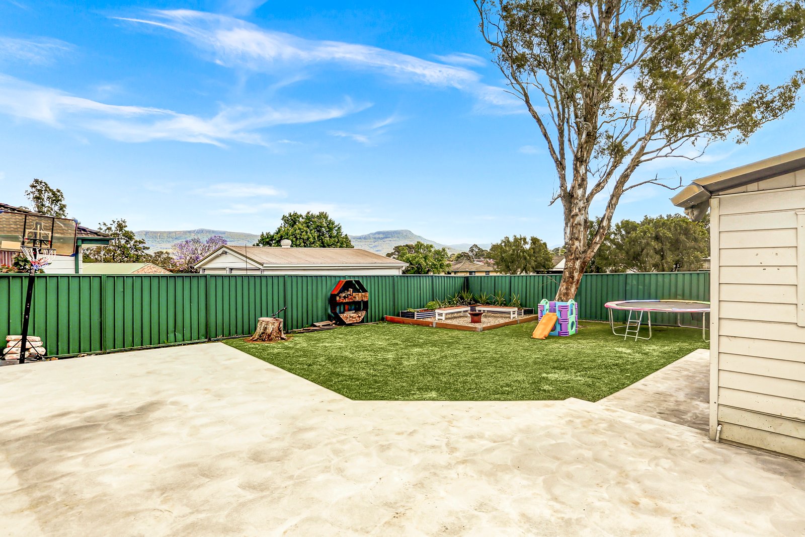 13 Kurrawa Crescent KOONAWARRA 8