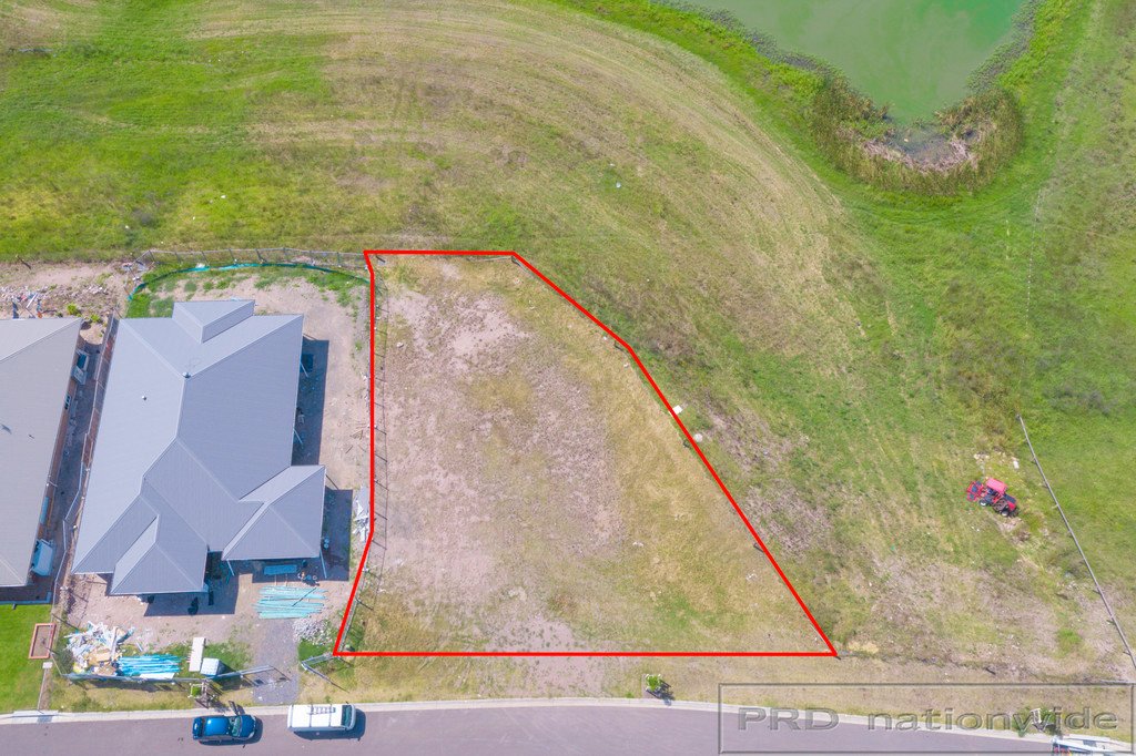 13 Lagoon Avenue BOLWARRA 2