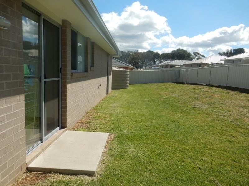 13 Lake Place TAMWORTH 6