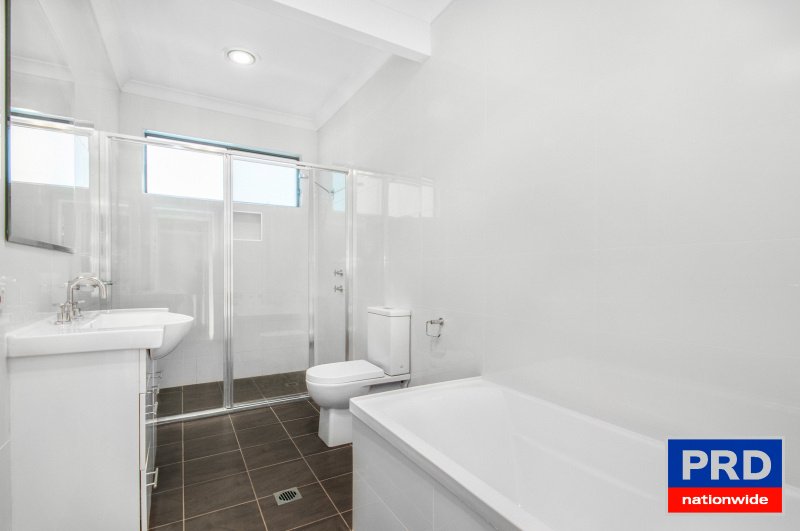 13 Lakelands Drive DAPTO 5