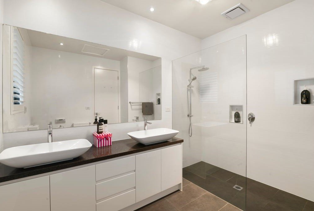 Gallery: 1/3 Laura Street