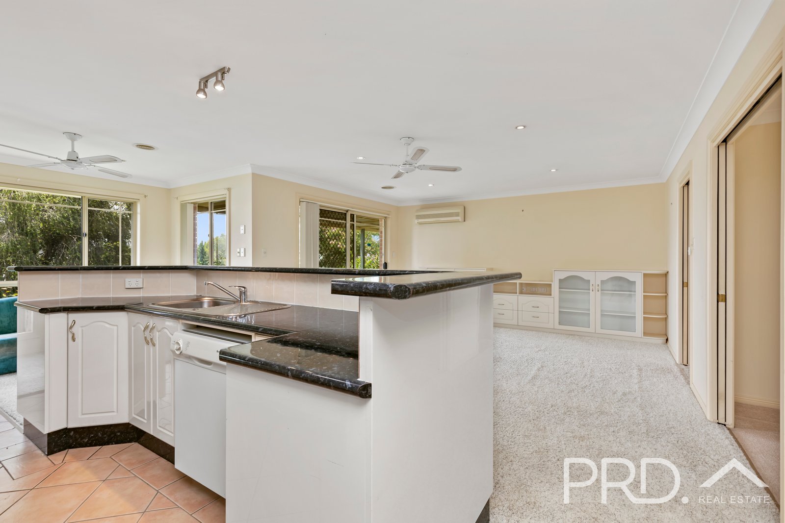 13 Lawson Drive GUNDAGAI 3