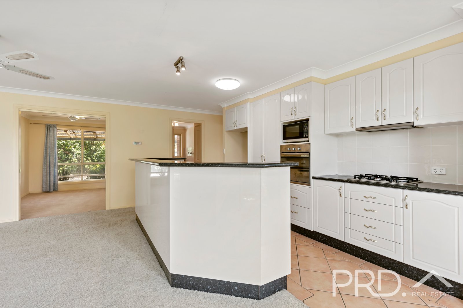 13 Lawson Drive GUNDAGAI 6