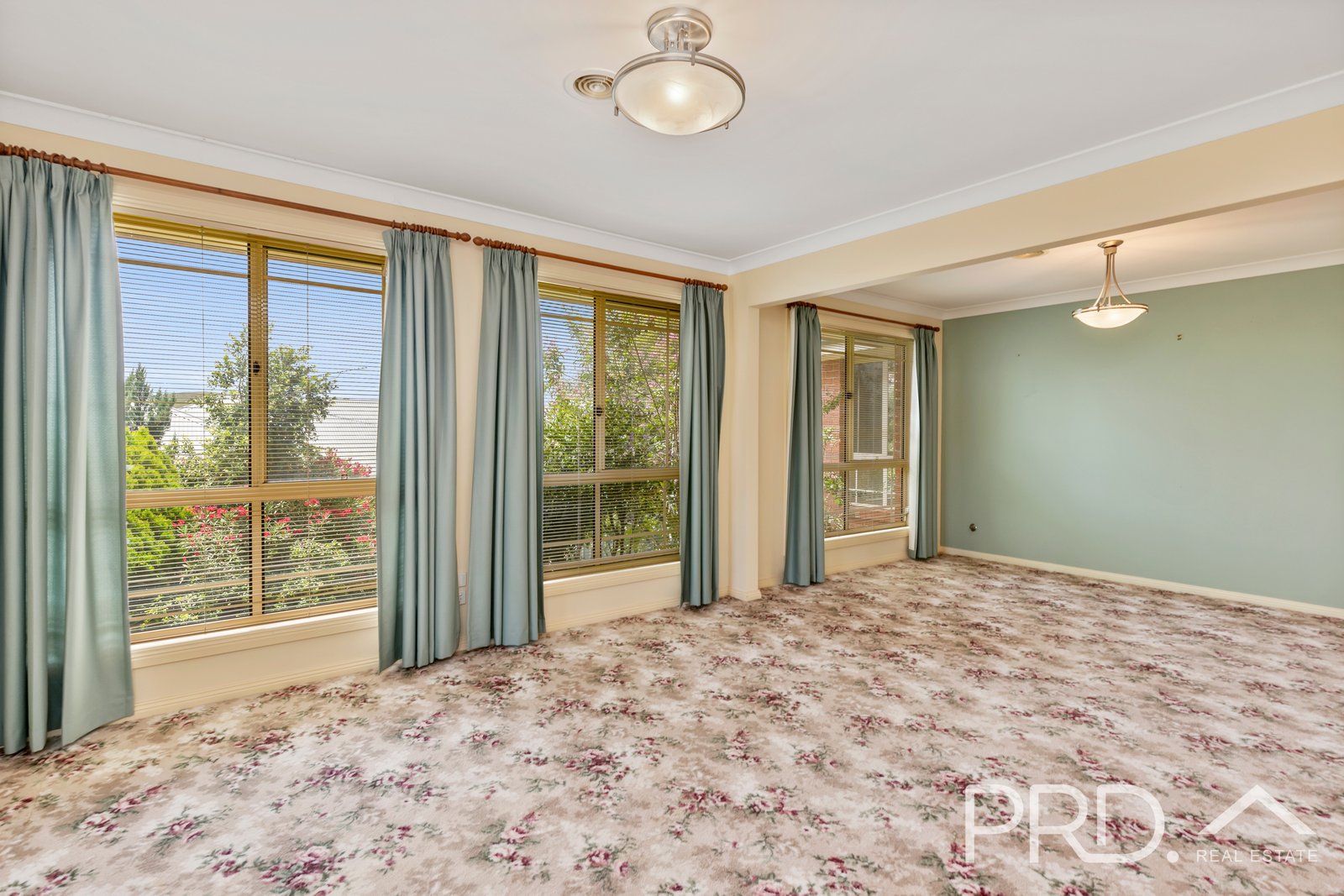 13 Lawson Drive GUNDAGAI 9