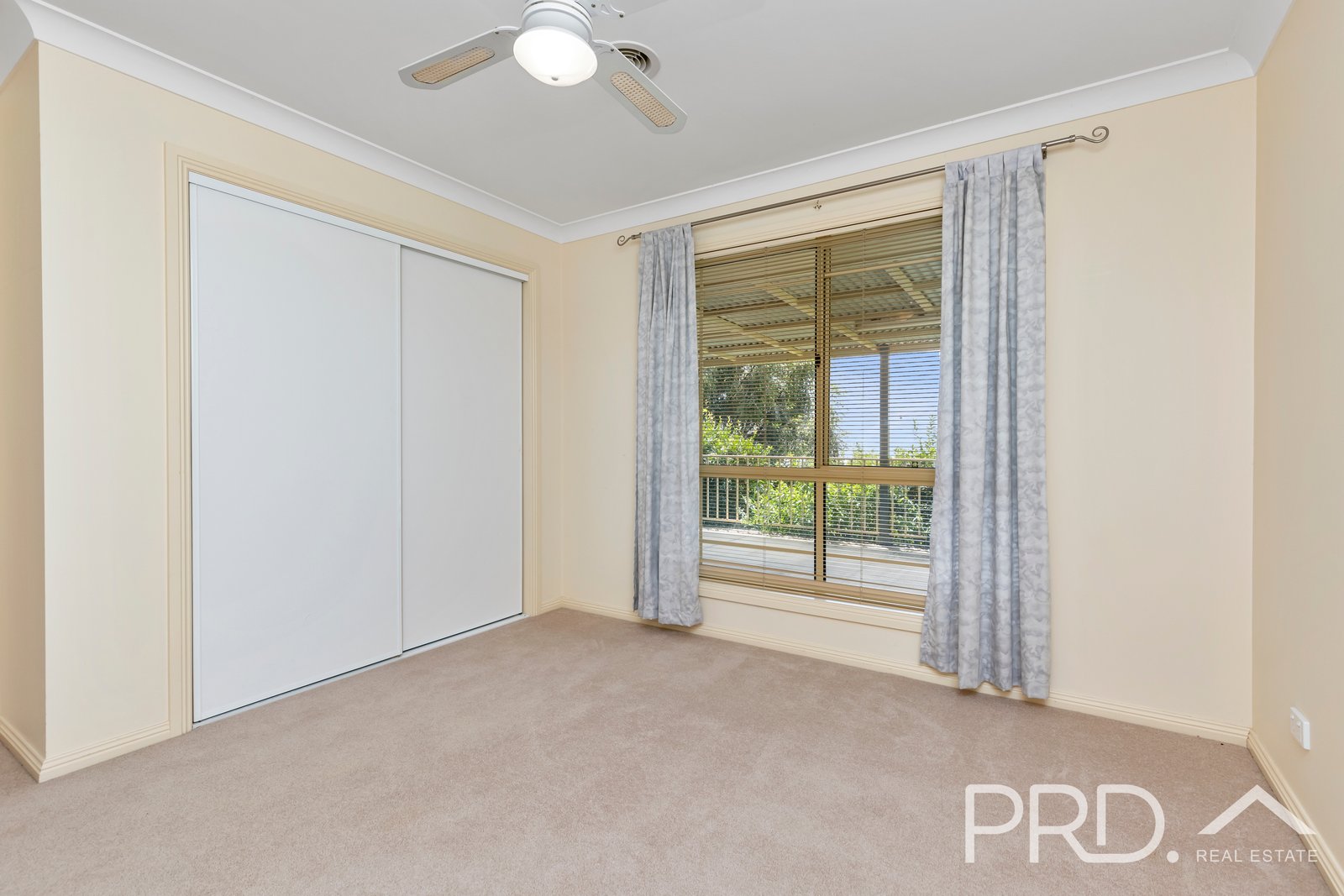 13 Lawson Drive GUNDAGAI 12
