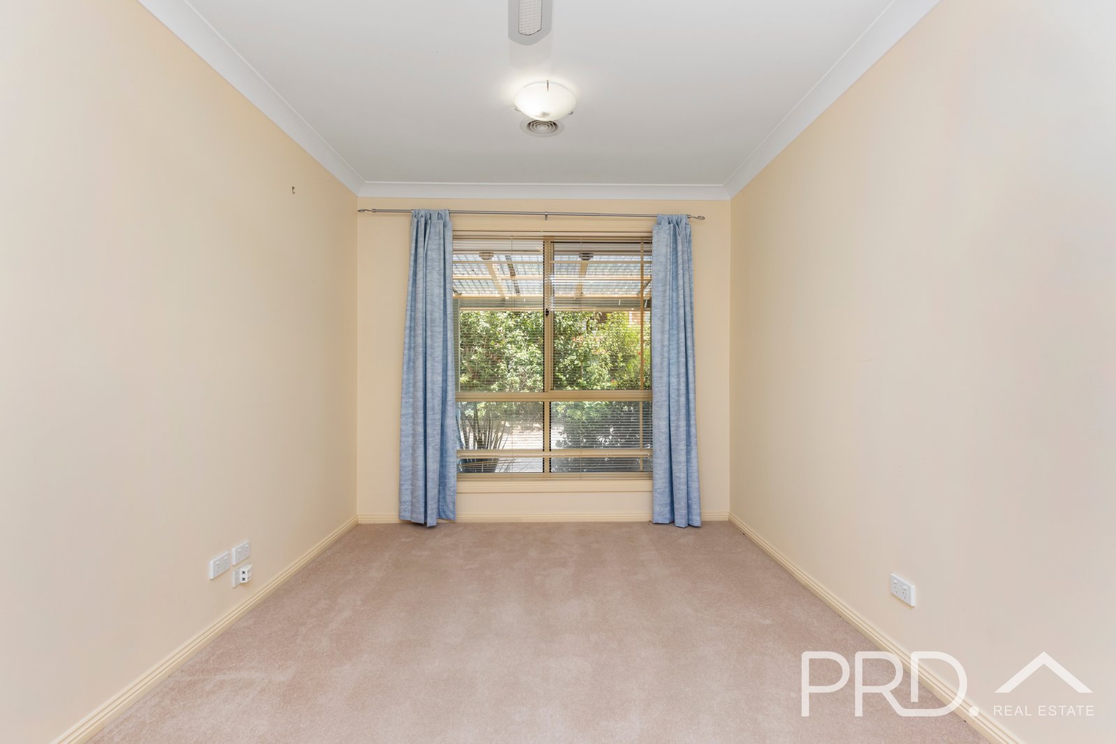 13 Lawson Drive GUNDAGAI 15