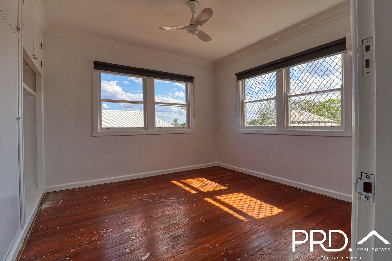 13 Lees Avenue CASINO 7