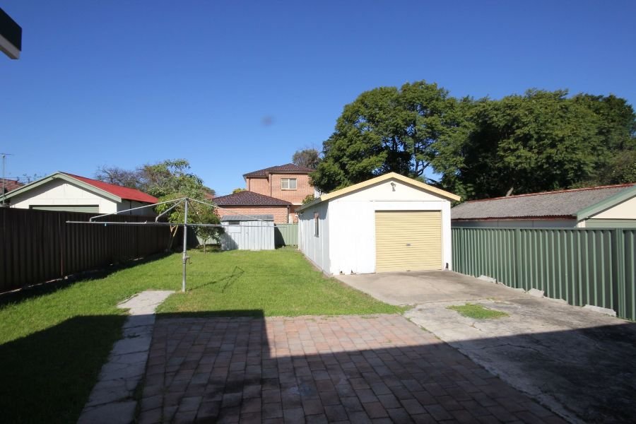 13 Leslie Road BEXLEY 8