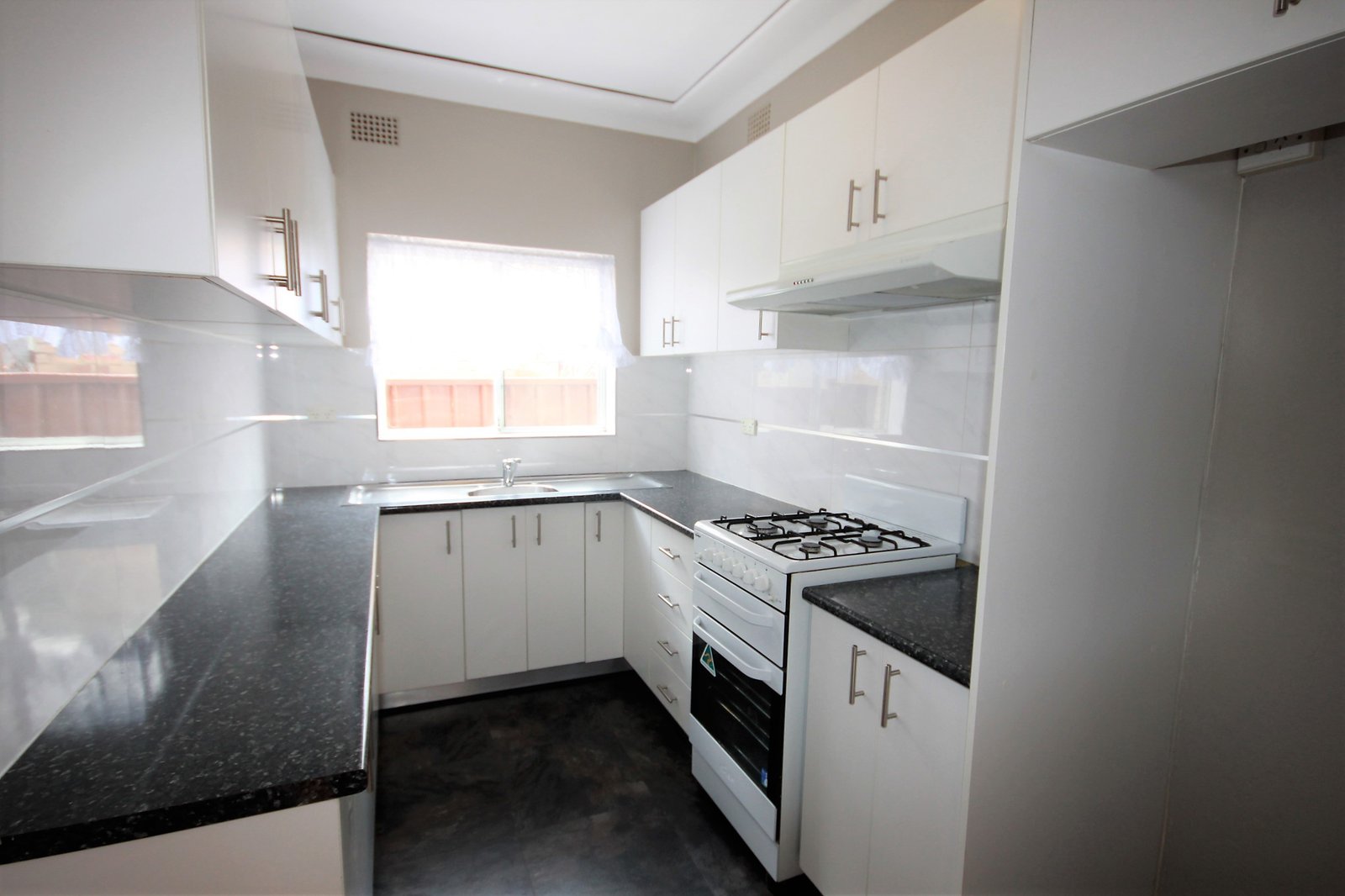 13 Leslie Road BEXLEY 2